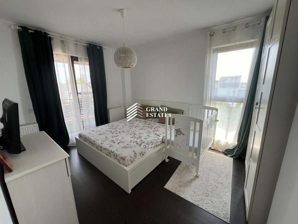 Apartament cu 3 camere decomodate cu terasa , lângă parc