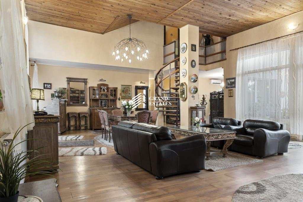 Vila deosebita | Vedere la lac | Teren 2800 mp | Langa Paradisul Verde 