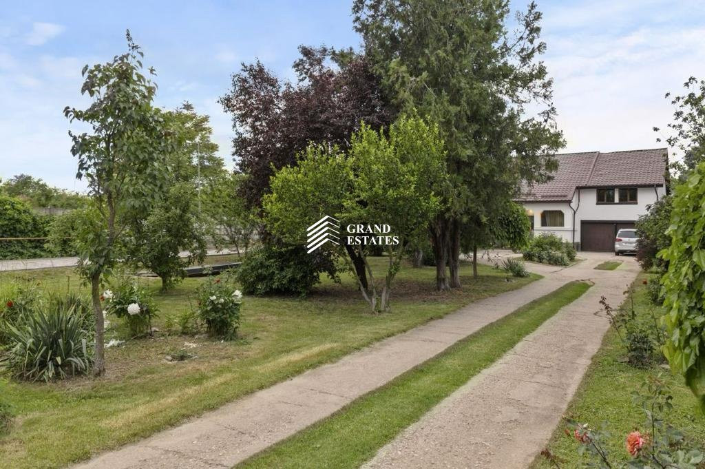 Vila deosebita | Vedere la lac | Teren 2800 mp | Langa Paradisul Verde 