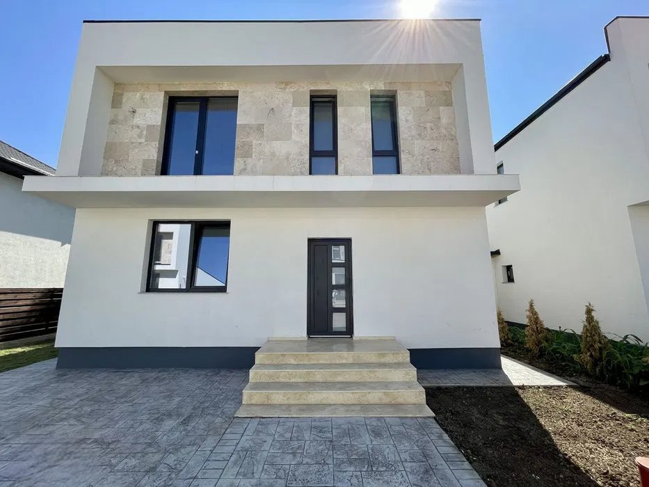 Complex 14 vile/ 4 camere/145 mpu/ 300mp Teren/ Cuza/ 