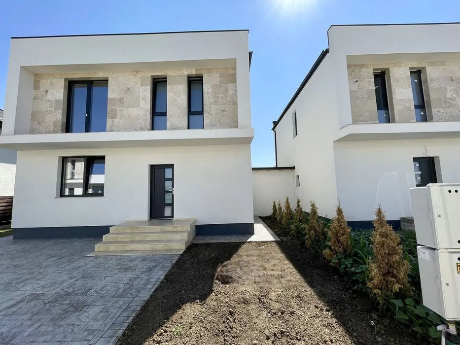 Complex 14 vile/ 4 camere/145 mpu/ 300mp Teren/ Cuza/ 