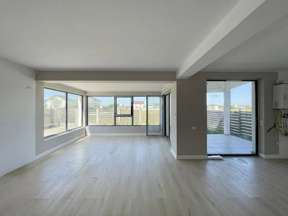 Complex 14 vile/ 4 camere/145 mpu/ 300mp Teren/ Cuza/ 