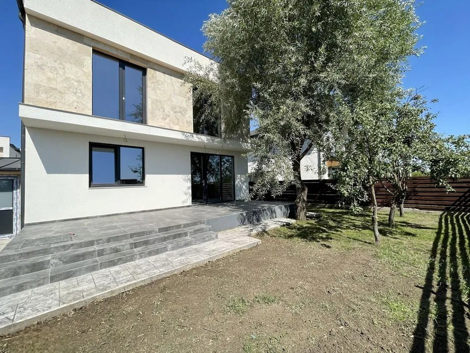 Complex 14 vile/ 4 camere/145 mpu/ 300mp Teren/ Cuza/ 