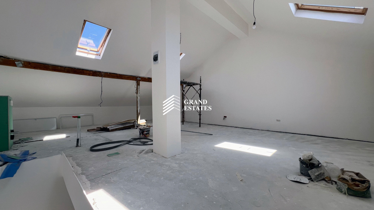 Vila cuplata I 5 camere I 2 locuri de parcare I Pret promo pana la 1 august
