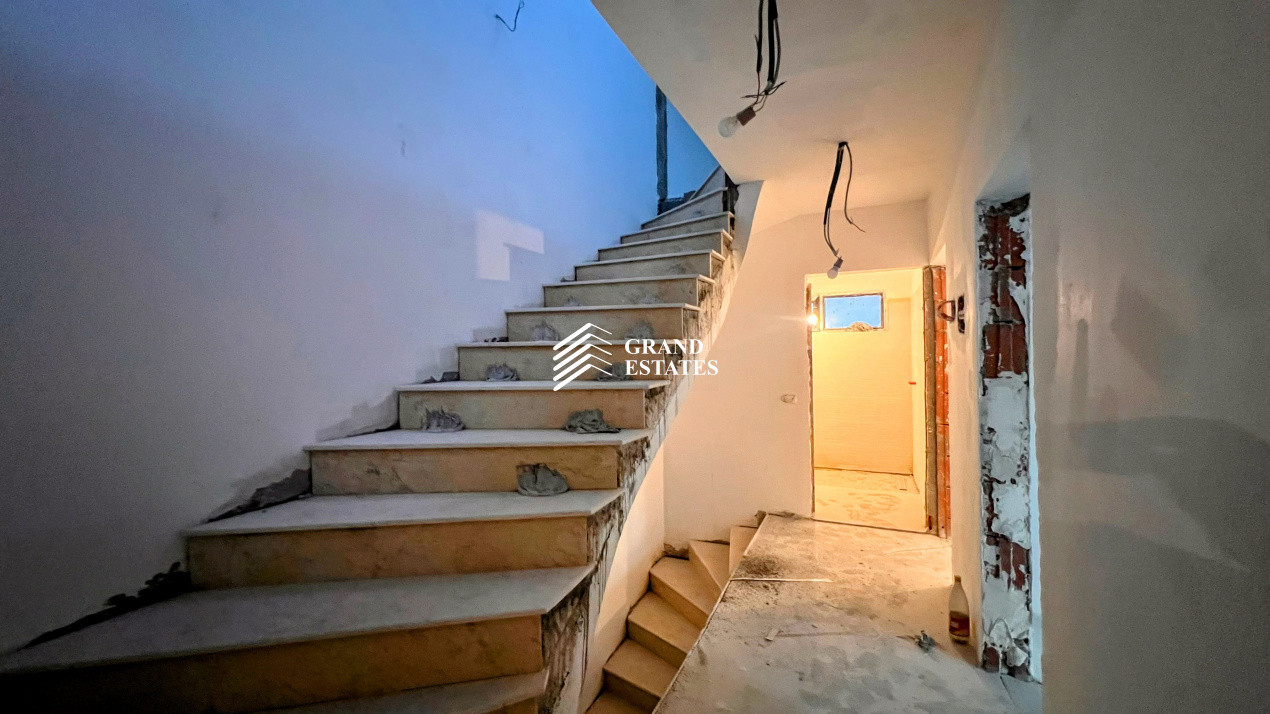 Vila cuplata I 5 camere I 2 locuri de parcare incluse 