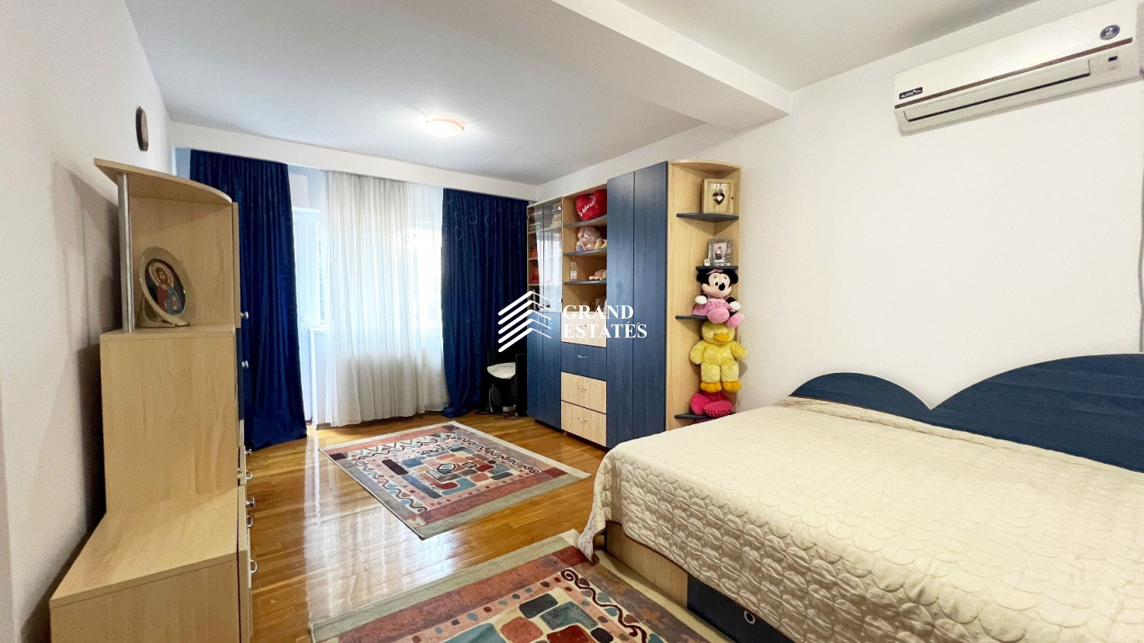 Casa individuala 5 camere I Posibil spatiu comercial I 300 mp I Parcul Lacul Tei
