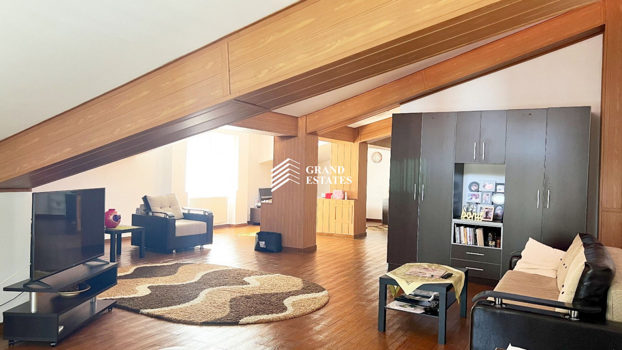 Casa individuala 5 camere I Posibil spatiu comercial I 300 mp I Parcul Lacul Tei