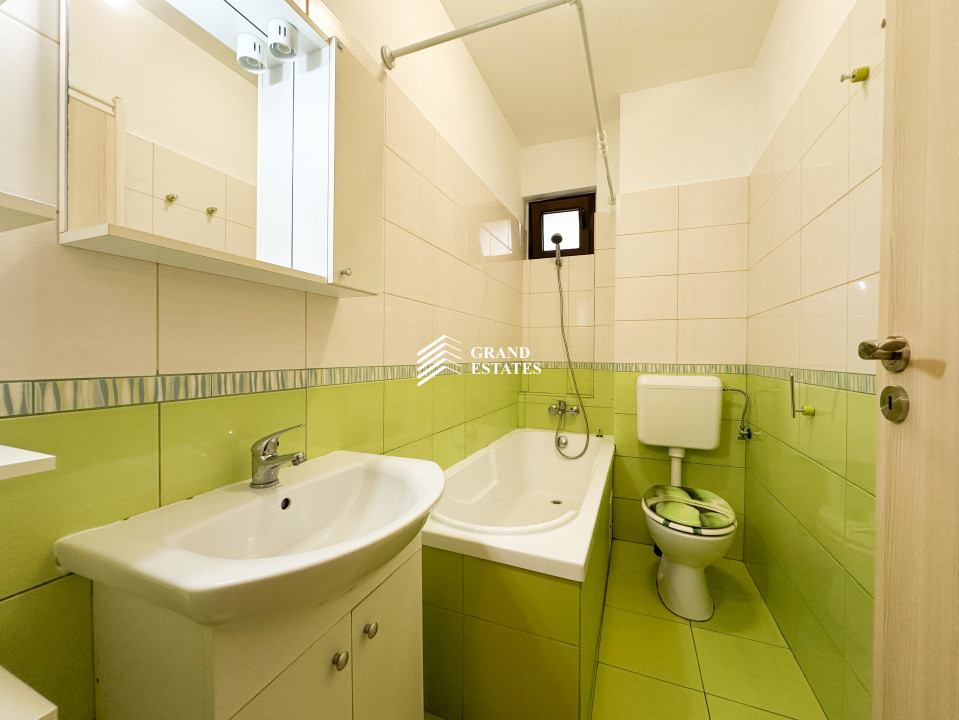 Apartament cu 3 camere | Decomandat | 2 Bai | 2 Balcoane | Loc de Parcare