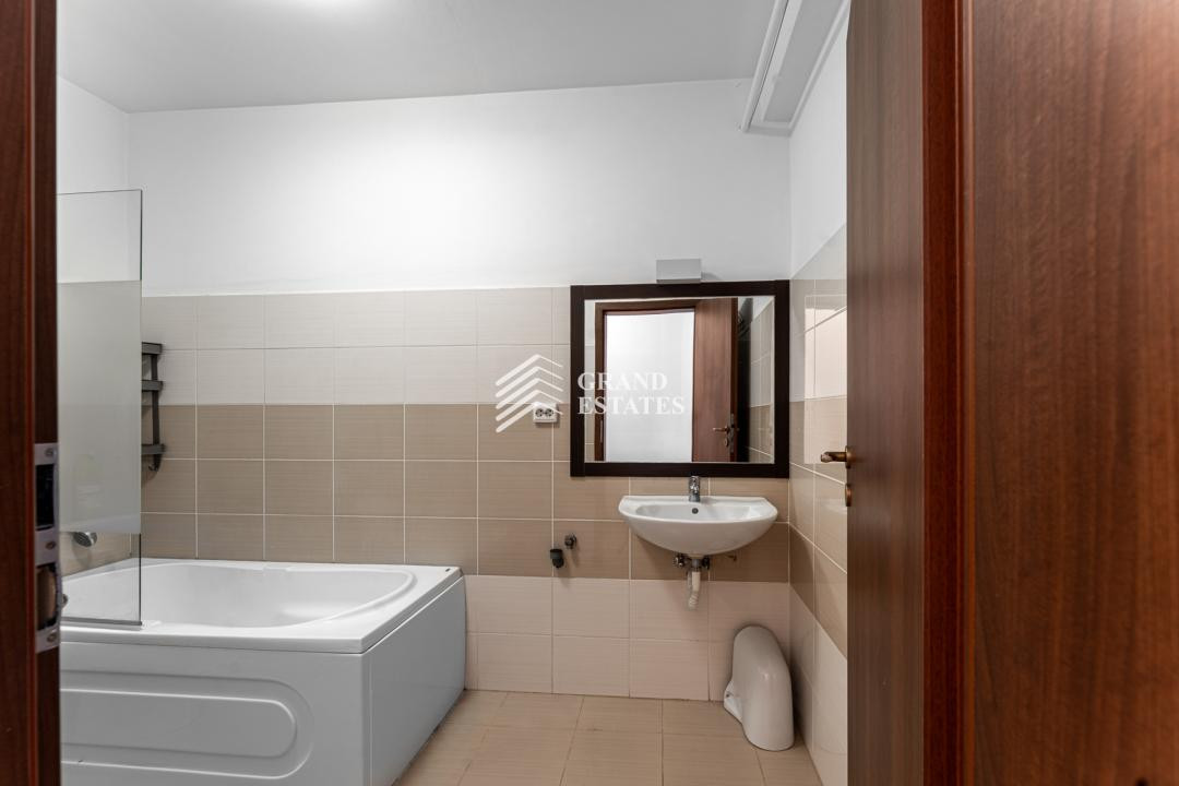 Apartament cu 3 camere | 71,5 mp utili | Drumul Fermei | Loc de parcare inclus