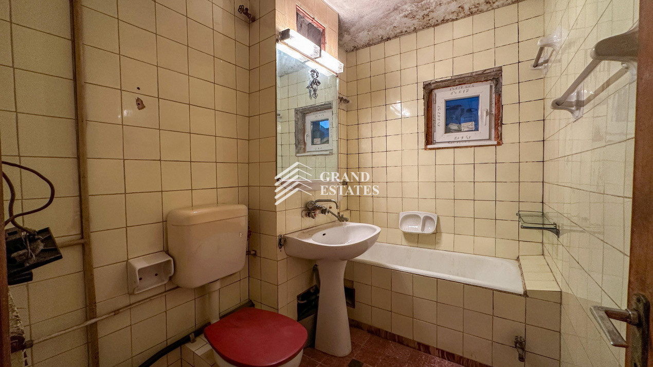 Apartament cu 4 camere | 89,2 mp | 2 bai | 2 Balcoane | Dunavat 14 | De Renovat 