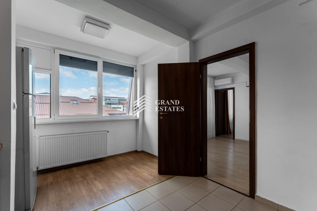 Apartament cu 3 camere | 79,1mp suprafață totală | Dr. Fermei | Loc de parcare 