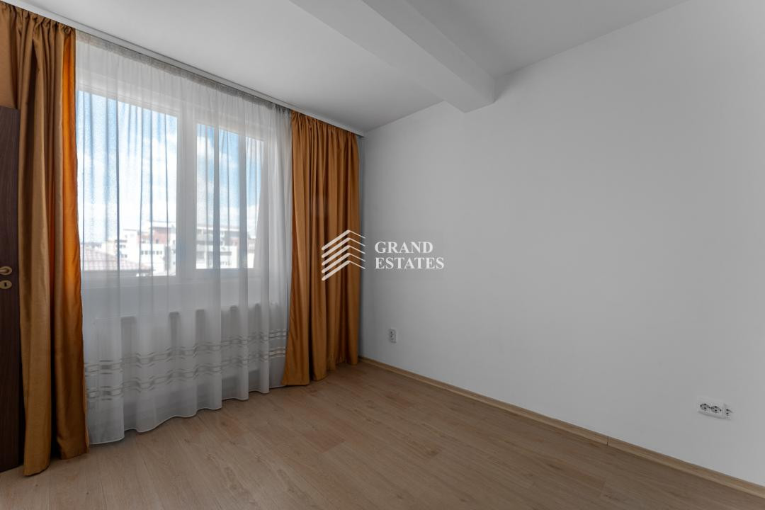 Apartament cu 3 camere | 79,1mp suprafață totală | Dr. Fermei | Loc de parcare 