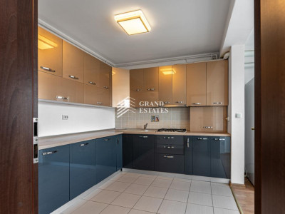 Apartament cu 3 camere | 79,1mp suprafață totală | Dr. Fermei | Loc de parcare 