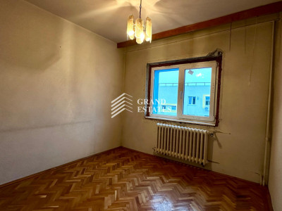 Apartament cu 4 camere | 89,2 mp | 2 bai | 2 Balcoane | Dunavat 14 | De Renovat 