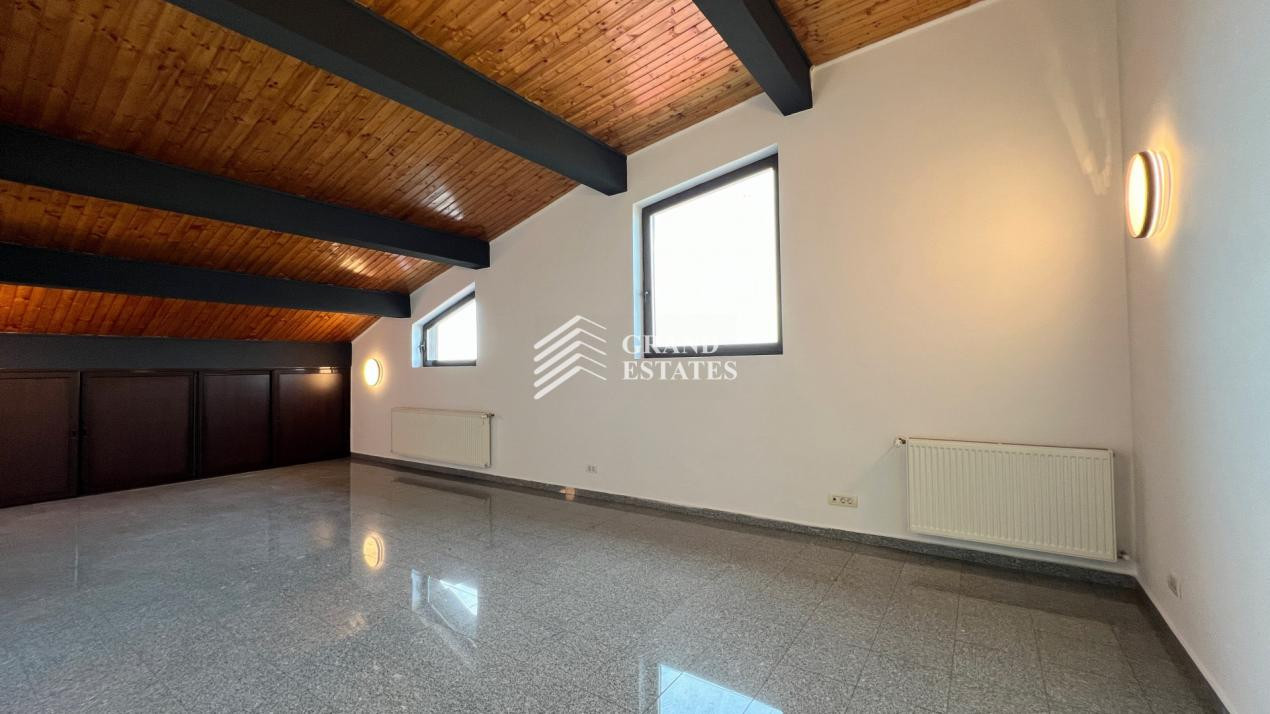 Spatiu I 3 camere spatioase I 2 bai I bucatarie mobilata I 4 locuri parcare 