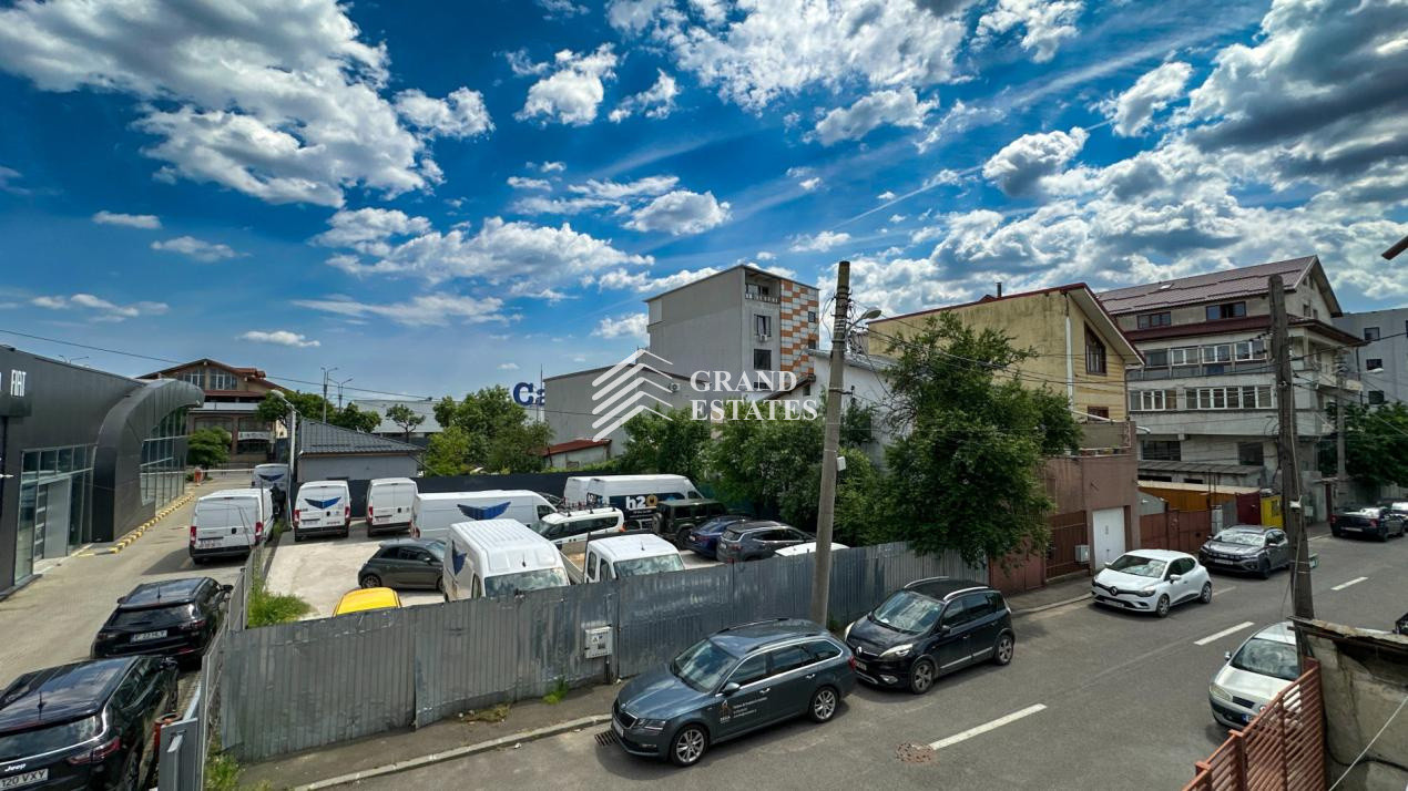 Vila Individuala | P+1+M | Andronache | 2 locuri de parcare 