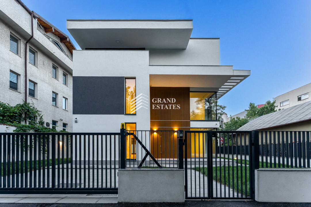 Vila individuala langa Lacul Baneasa | 6 camere, lift interior