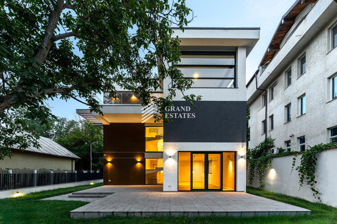 Vila individuala langa Lacul Baneasa | 6 camere, lift interior