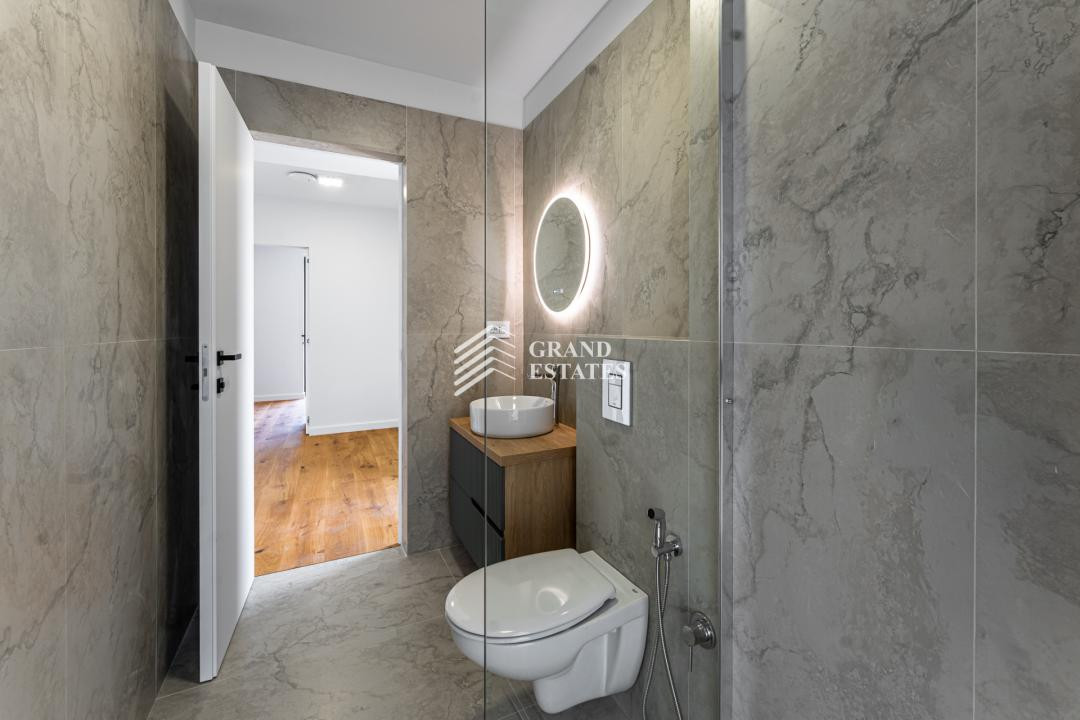 Finisaje superioare I 3 dormitoare I 3 bai I lounge cu terasă 