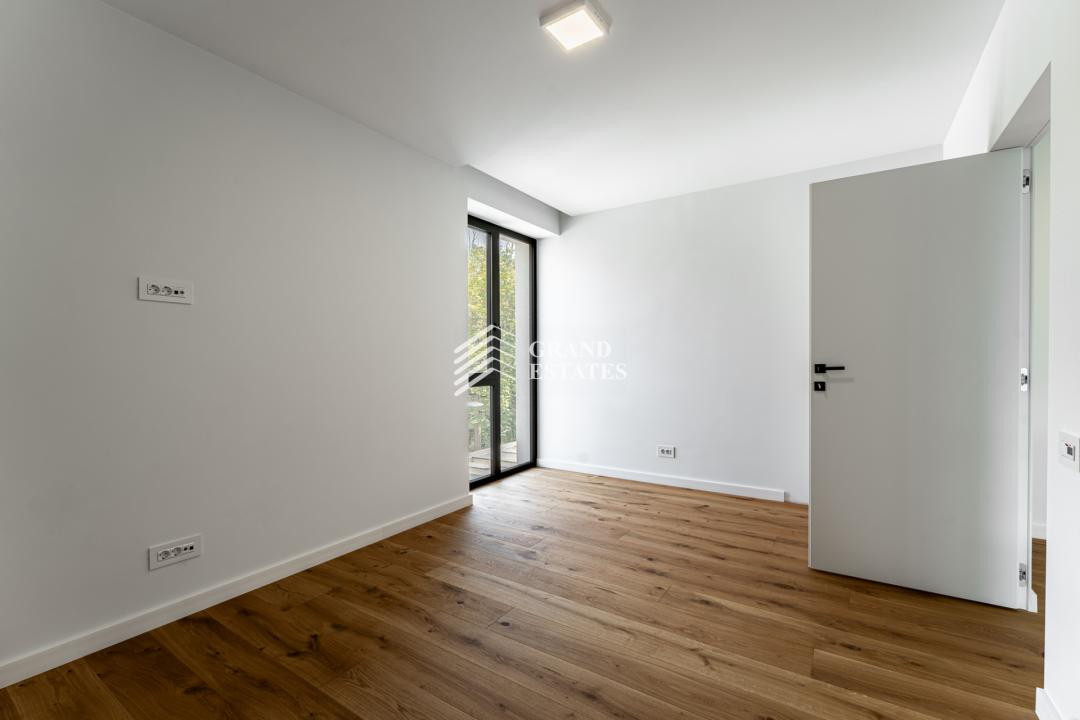Finisaje superioare I 3 dormitoare I 3 bai I lounge cu terasă 