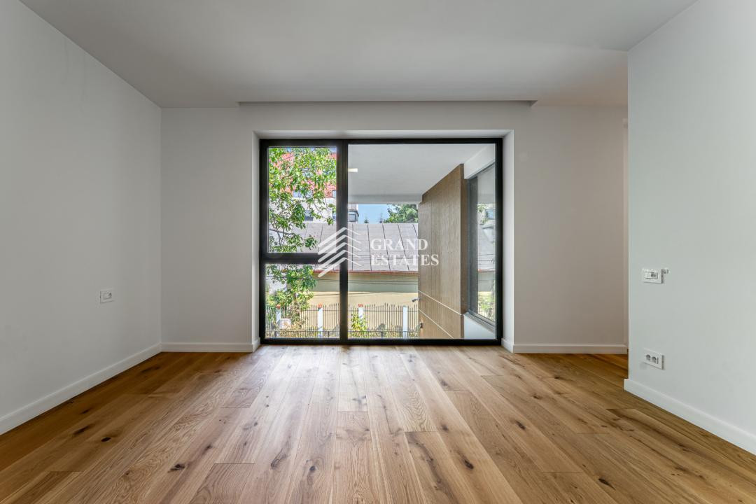 Finisaje superioare I 3 dormitoare I 3 bai I lounge cu terasă 
