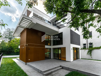 Finisaje superioare I 3 dormitoare I 3 bai I lounge cu terasă 