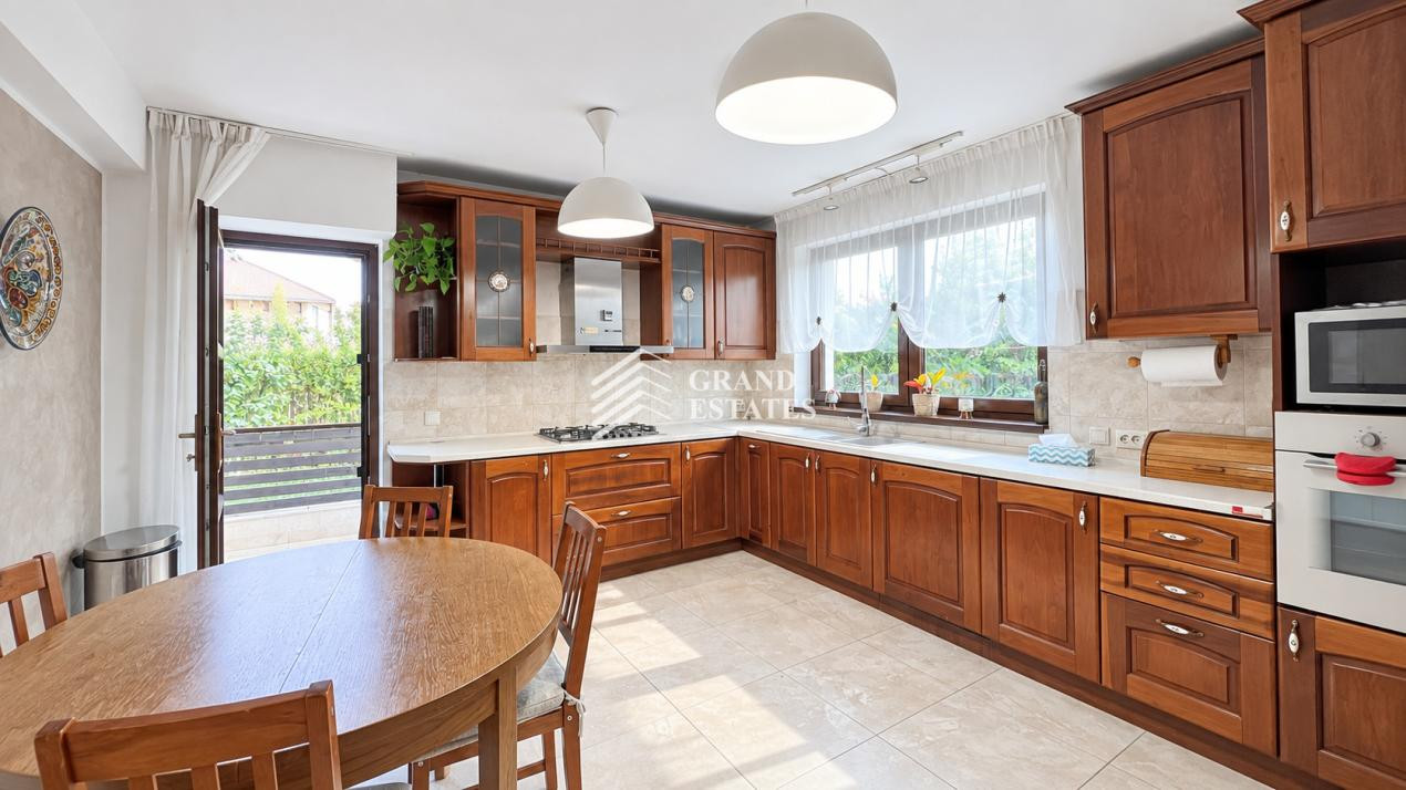 Vila unicat de inchiriat | Otopeni | 360 mp utili | Teren 900 mp | 8 camere | 